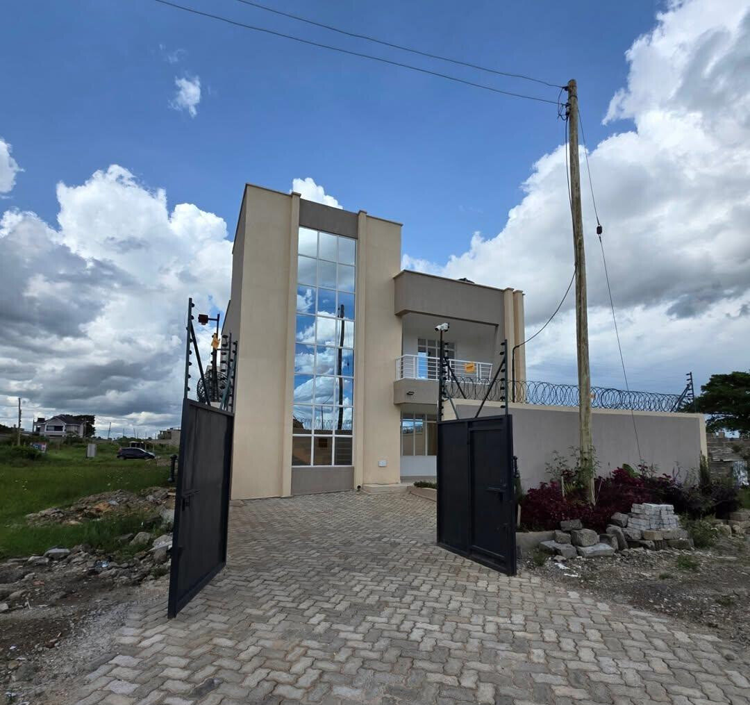 4BR All-Ensuite Townhouse with Rooftop Terrace - Thika