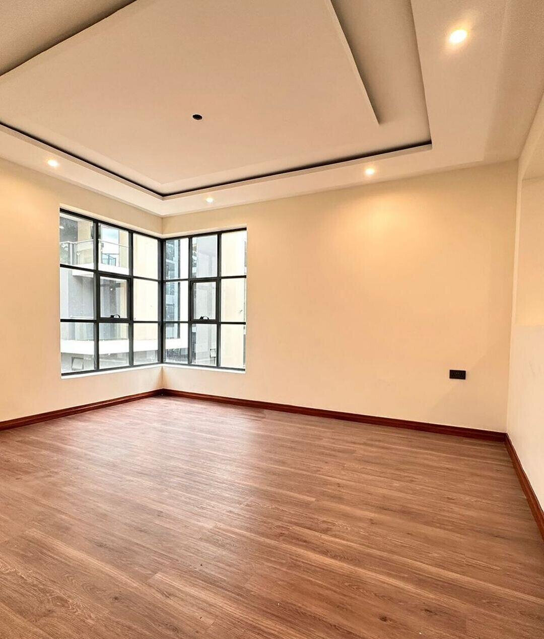 5-Ensuite Townhouse with DSQ & Landscaped Garden - Lavington