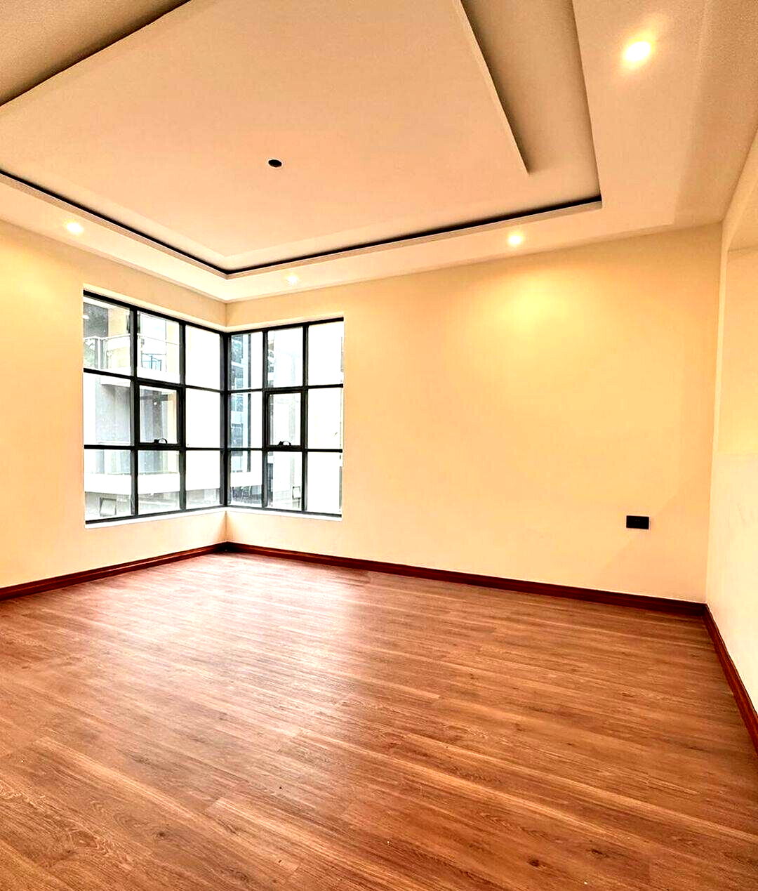 5-Ensuite Townhouse with DSQ & Landscaped Garden - Lavington
