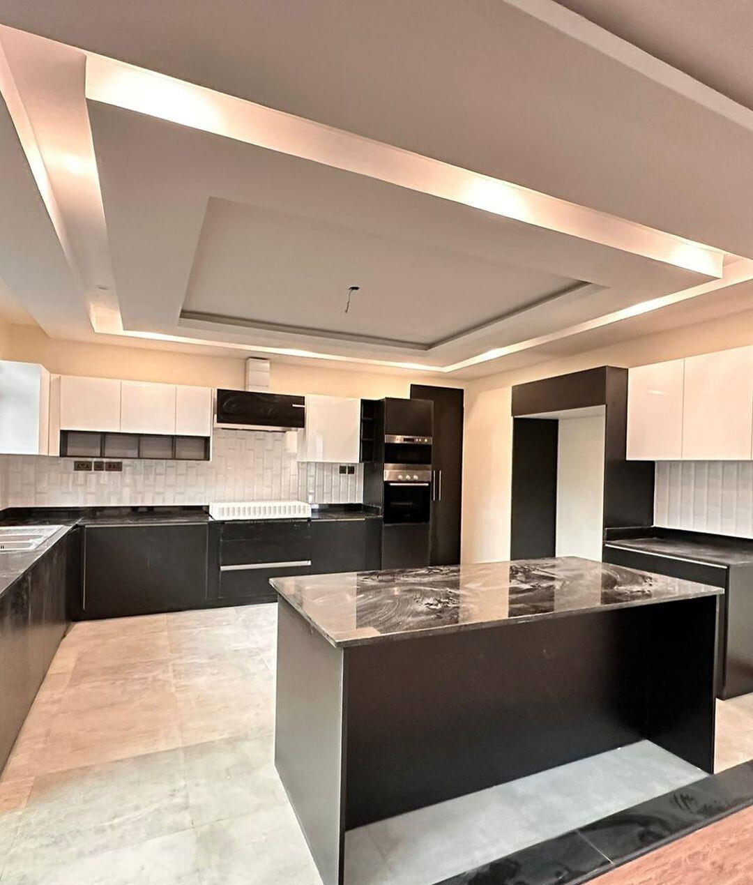 5-Ensuite Townhouse with DSQ & Landscaped Garden - Lavington