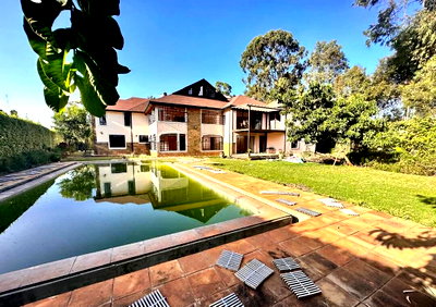50x100 Plot, 6BR Mansion with Garden