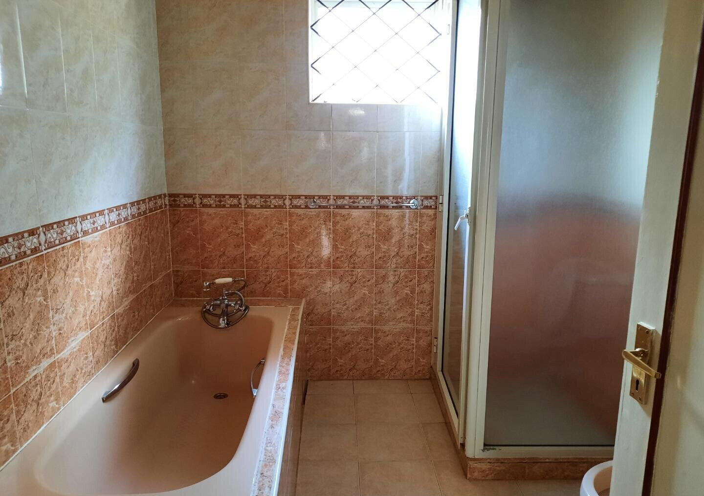 4BR All-Ensuite Townhouse with Generator & Solar - Kileleshwa
