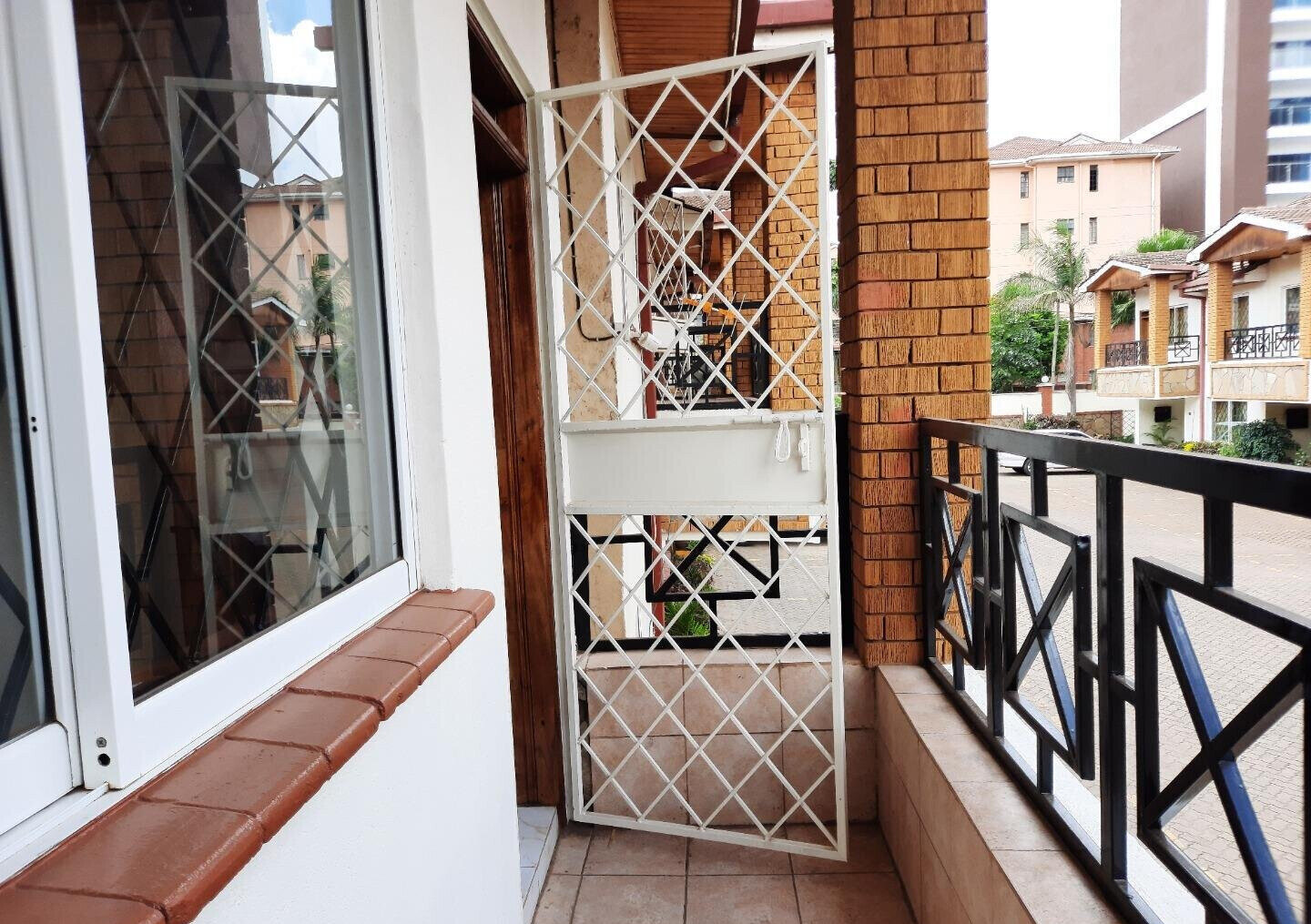 4BR All-Ensuite Townhouse with Generator & Solar - Kileleshwa