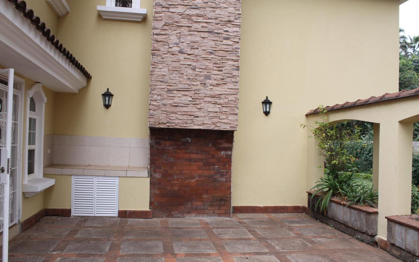 1/8 Acre Garden Home for KSh 450K