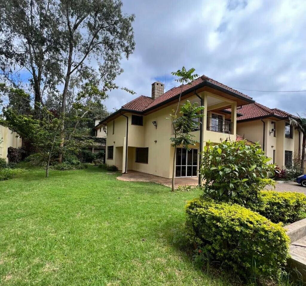 5-Ensuite Townhouse with Study & Inverter - Lavington Gated Community