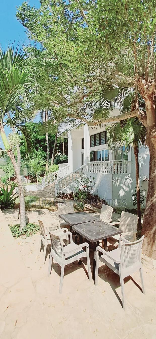 10bdrm Mansion in Nyali for rent