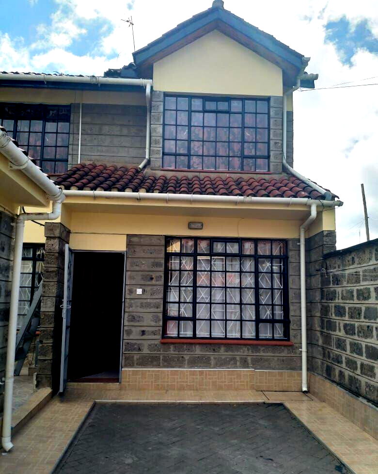 Remodeled 4BR Townhouse with Guest Room & DSQ - South C Gated Complex