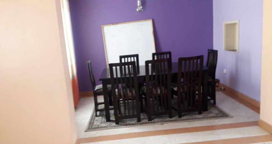 Remodeled 4BR Townhouse with Guest Room & DSQ - South C Gated Complex