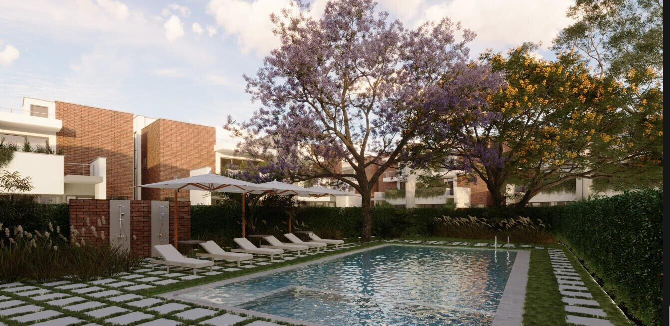 0.65 Acre Townhouse with Garden