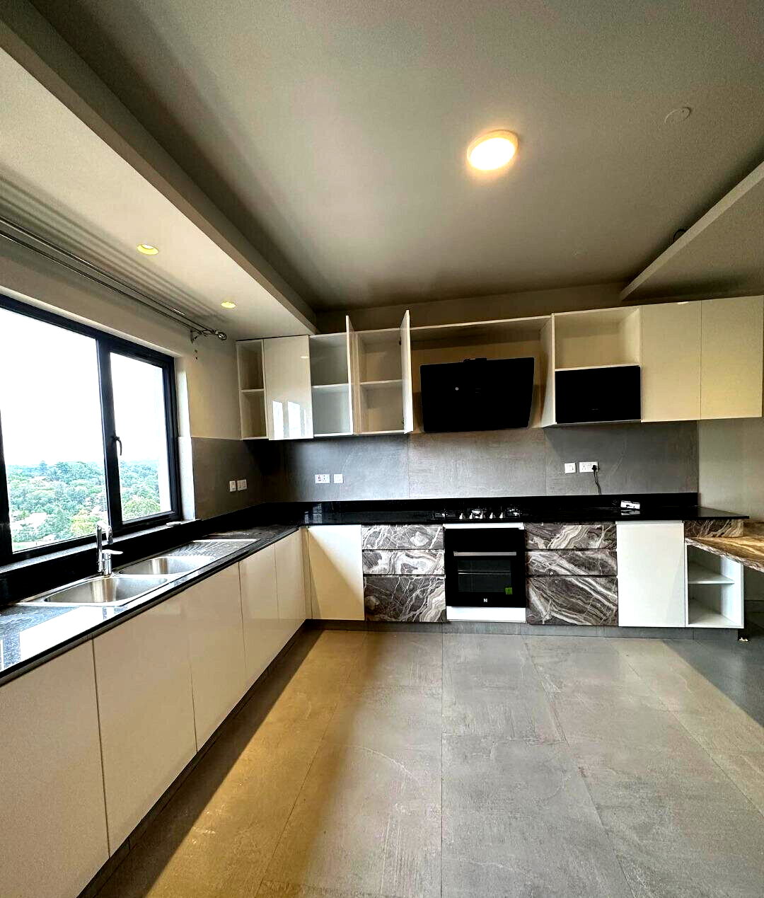 4BR Townhouse with Rooftop Terrace & Lift - Kileleshwa