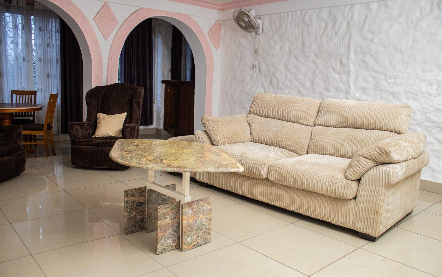 2BR Tudor Creekside Apartment with Smart TV & DSTV - Nyali