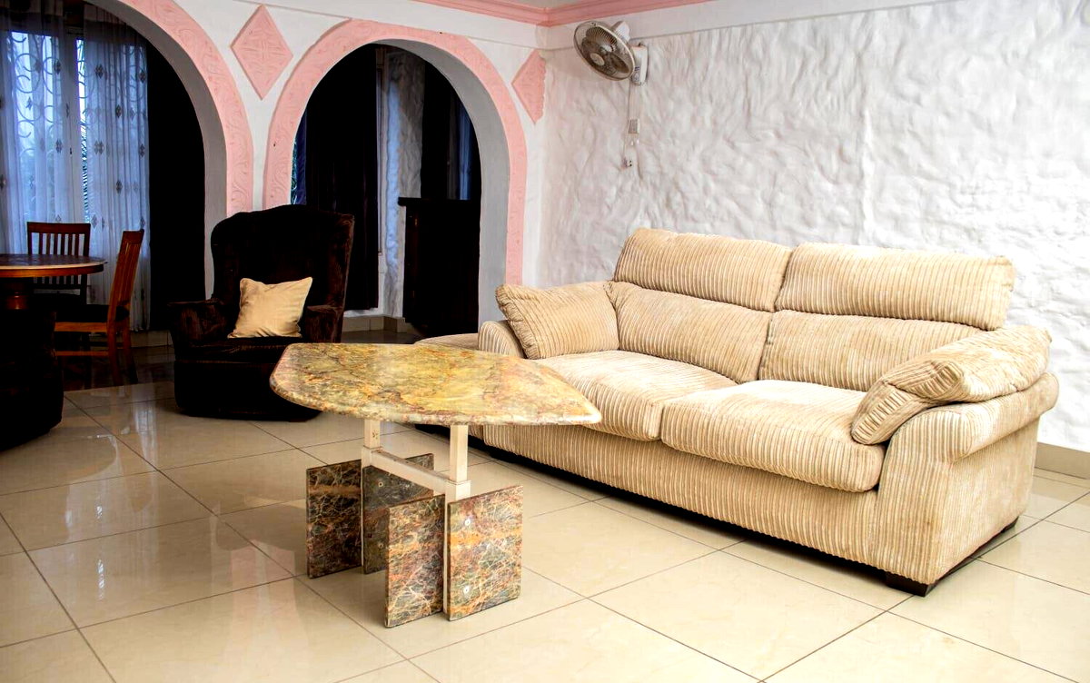 2BR Tudor Creekside Apartment with Smart TV & DSTV - Nyali