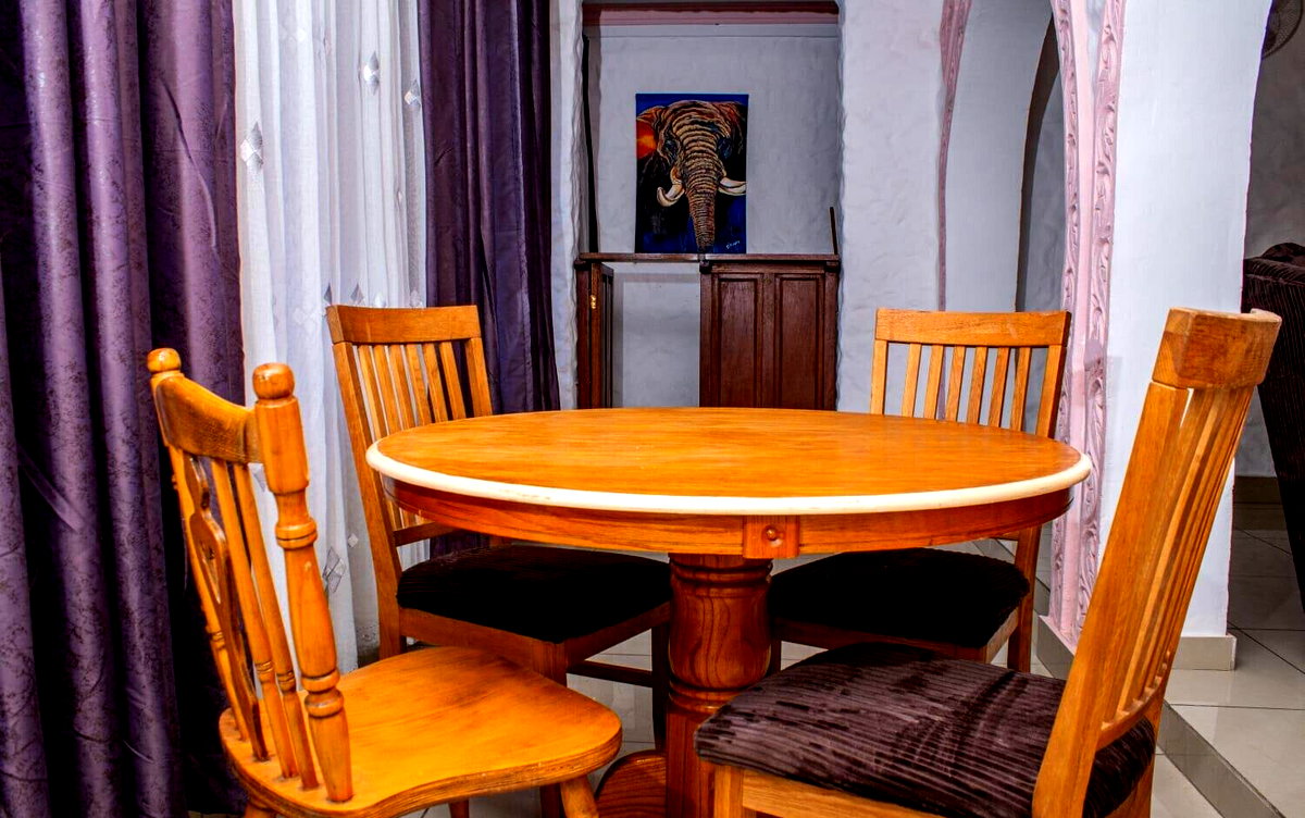 2BR Tudor Creekside Apartment with Smart TV & DSTV - Nyali