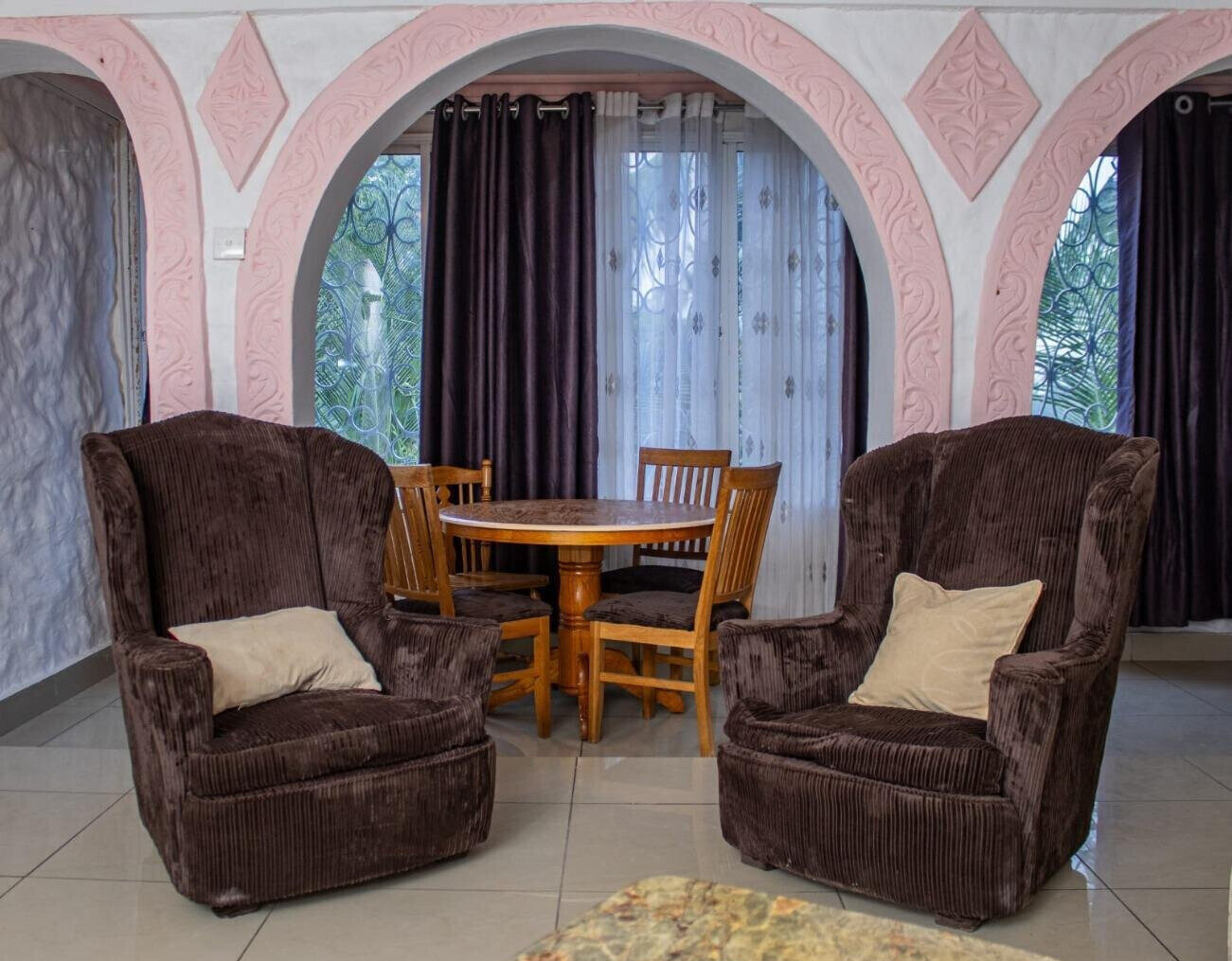 2BR Tudor Creekside Apartment with Smart TV & DSTV - Nyali