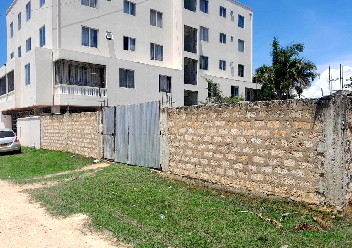 50x100 Plot in Utange