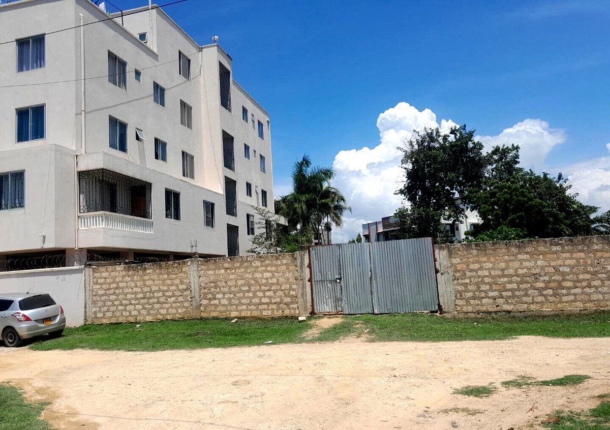 50x100 Plot in Utange