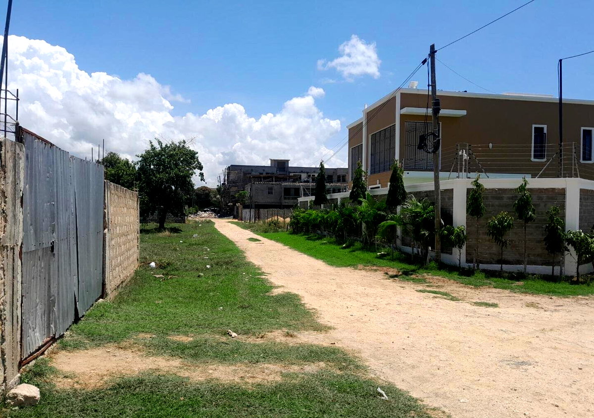 50x100 Plot in Utange