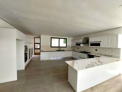 5bdrm Villa in Lavington for sale - Image 4