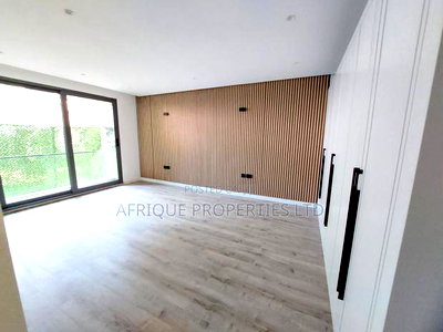 5bdrm Villa in Lavington for sale - Image 15