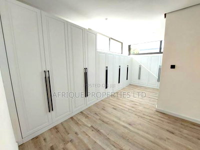 5bdrm Villa in Lavington for sale - Image 16