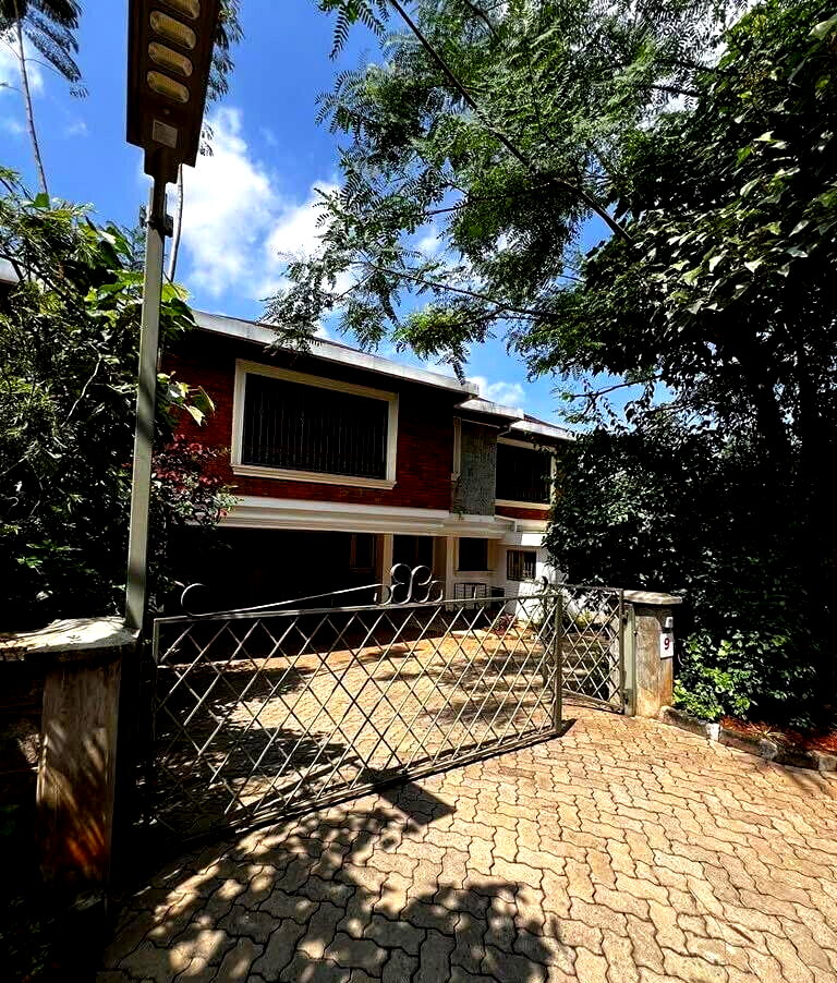 5-Ensuite Villa with Private Pool in 15-Home Gated Estate - Spring Valley