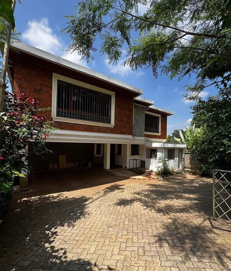 5-Ensuite Villa with Private Pool in 15-Home Gated Estate - Spring Valley