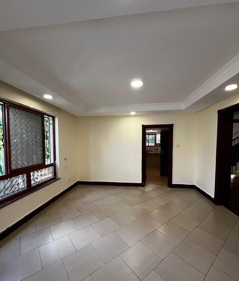 5-Ensuite Villa with Private Pool in 15-Home Gated Estate - Spring Valley
