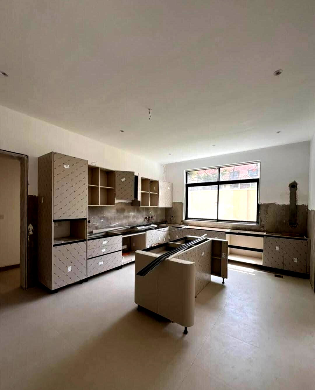 6-Ensuite Villa with 2 DSQs & Home Office - Lavington