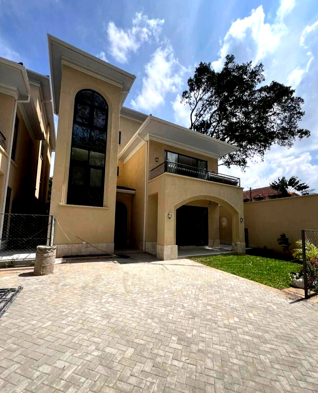 6-Ensuite Villa with 2 DSQs & Home Office - Lavington