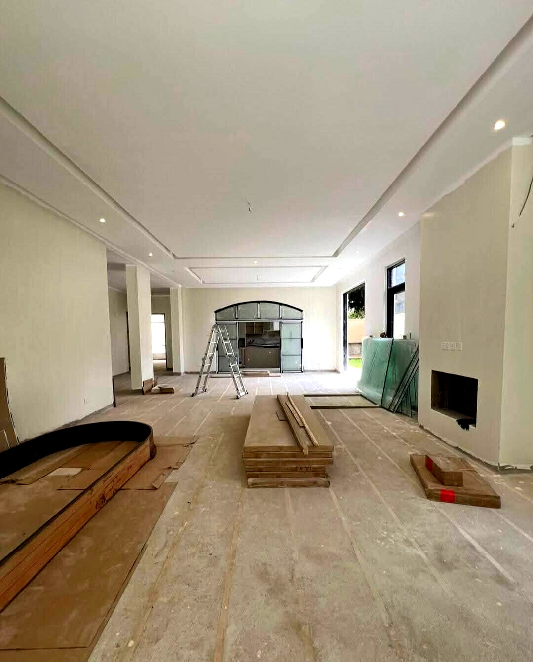 6-Ensuite Villa with 2 DSQs & Home Office - Lavington