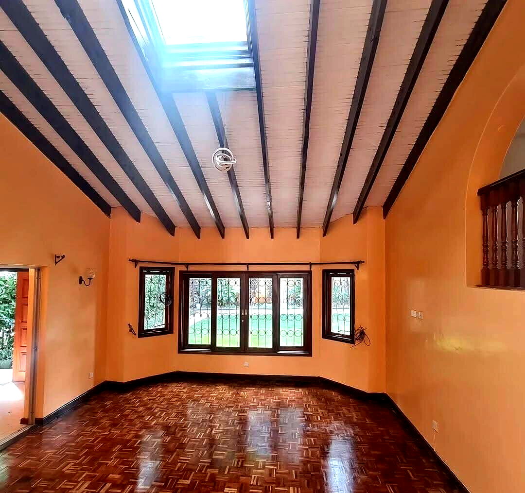 4BR Townhouse with Study & Fish Pond - Kilimani