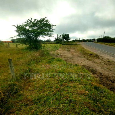 50 Acres for Sale in Kajiado Touching Tarmac - Image 1