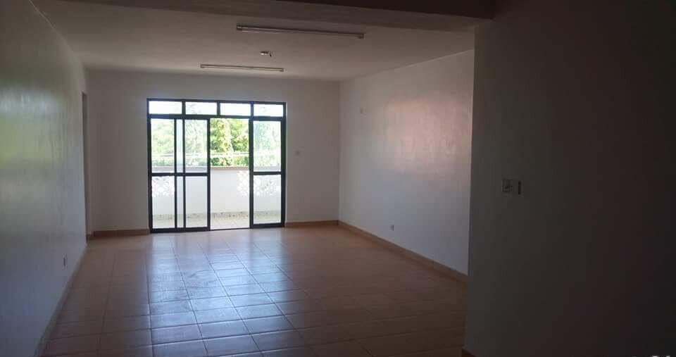 3BR All-Ensuite Apartment with Elevator & 24-Hour Security - Nyali