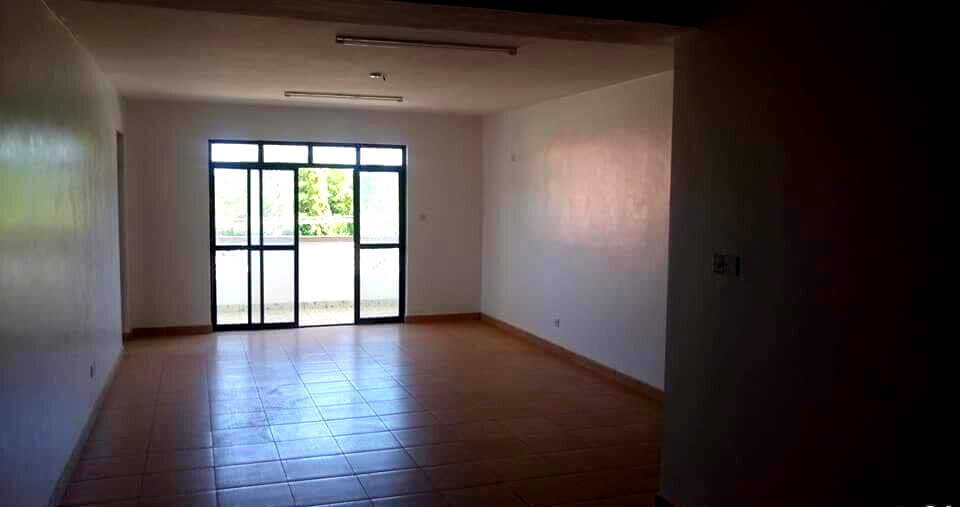 3BR All-Ensuite Apartment with Elevator & 24-Hour Security - Nyali