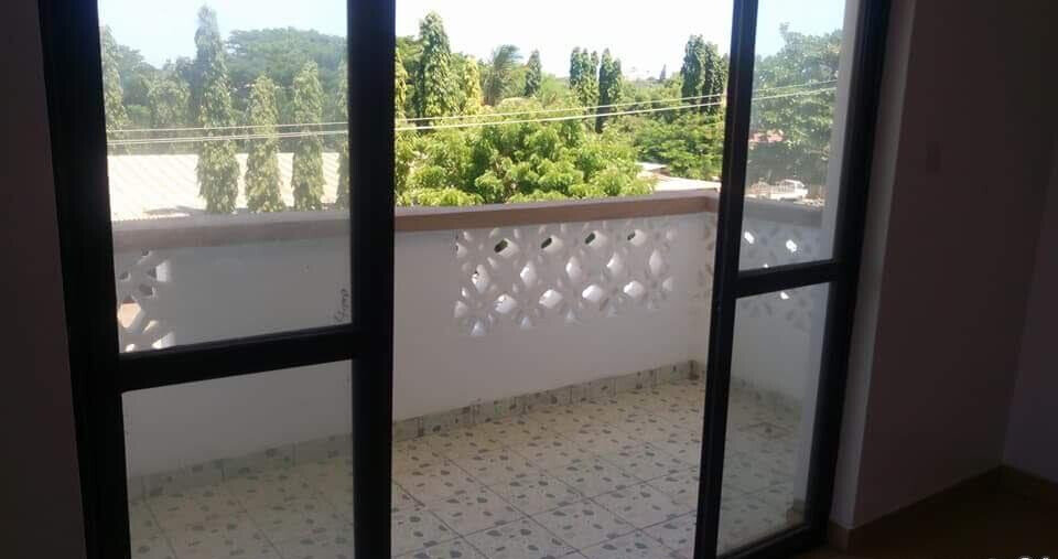 3BR All-Ensuite Apartment with Elevator & 24-Hour Security - Nyali