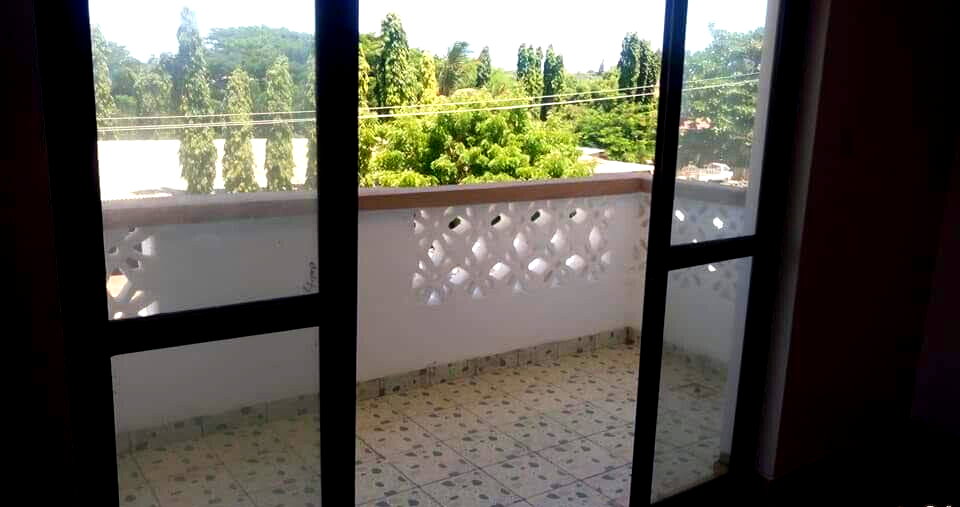 3BR All-Ensuite Apartment with Elevator & 24-Hour Security - Nyali