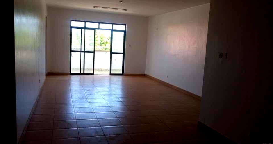 3BR All-Ensuite Apartment with Elevator & 24-Hour Security - Nyali