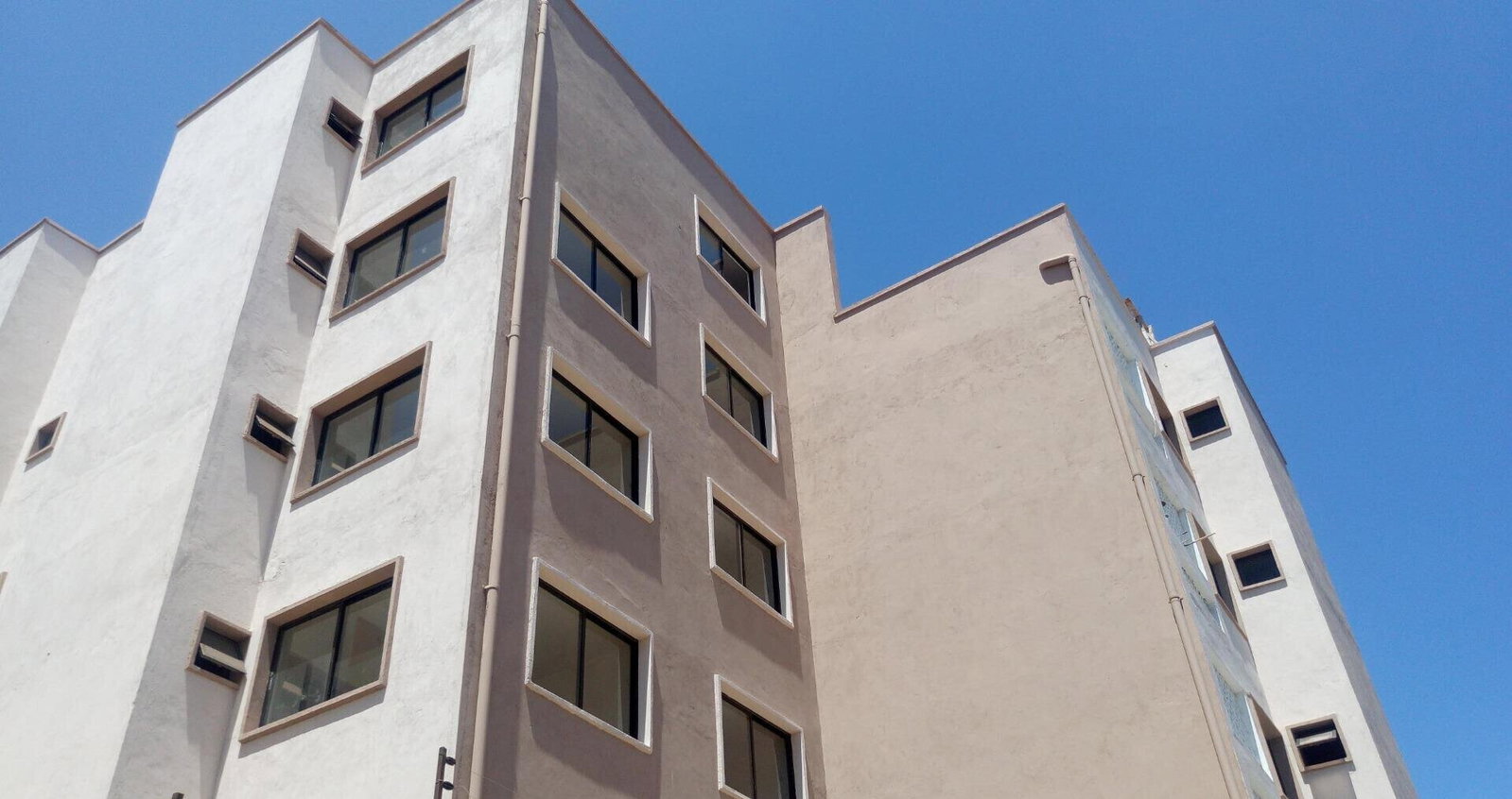 3BR All-Ensuite Apartment with Elevator & 24-Hour Security - Nyali