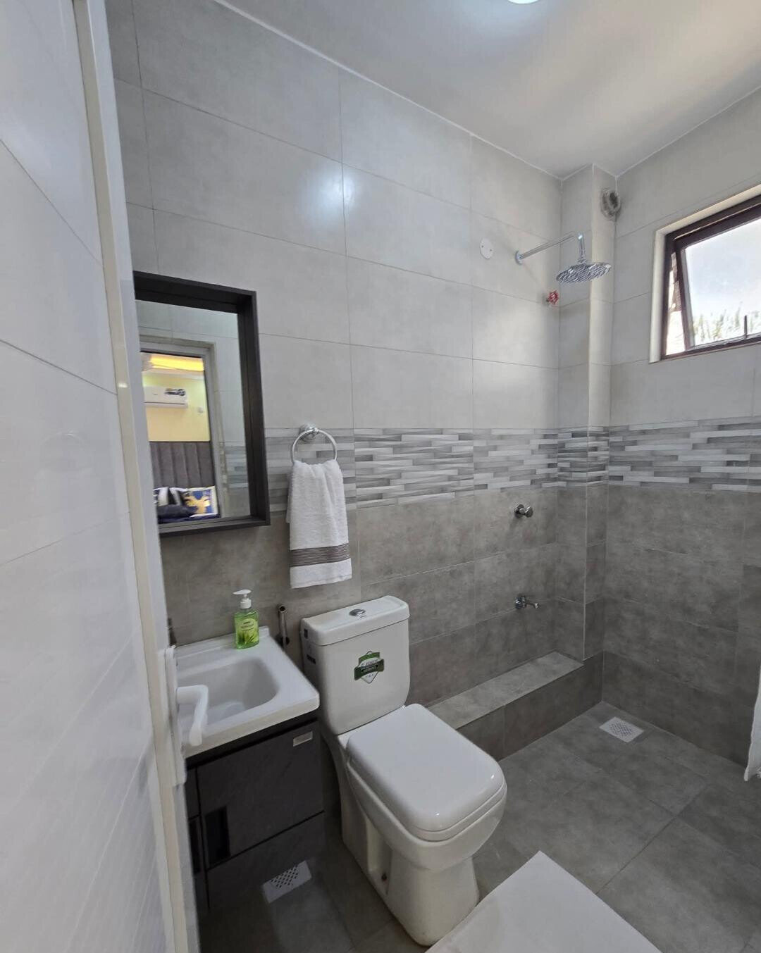 3BR with DSQ, Pool & 24-Hour Security - Nyali, Mombasa