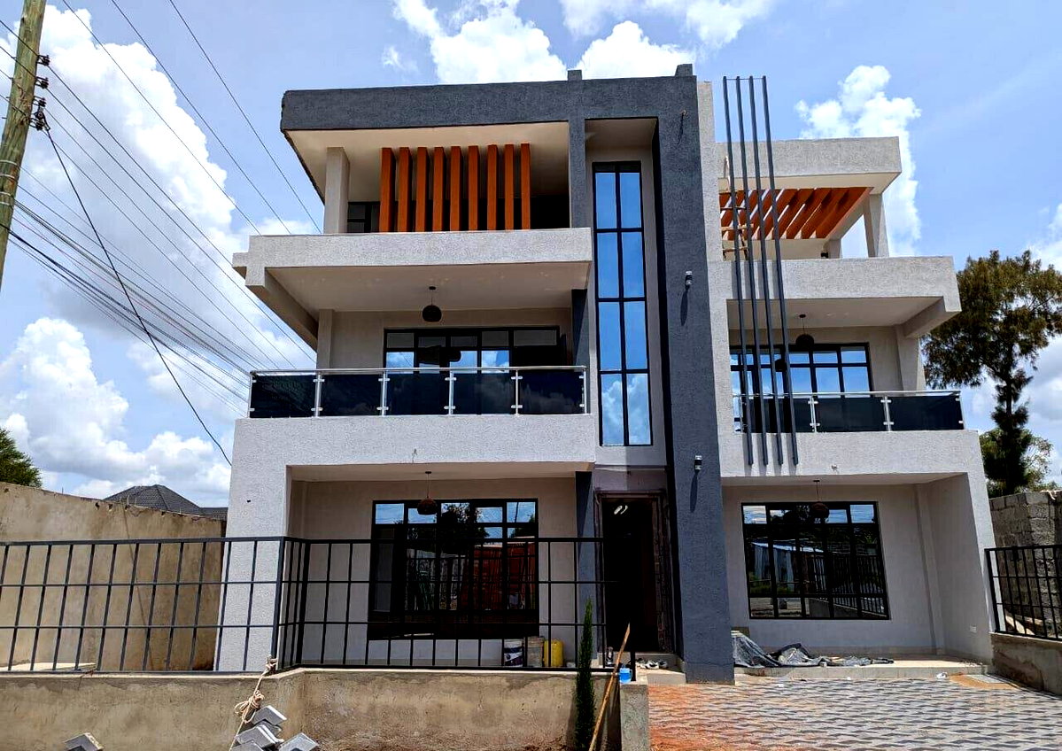 5BR All-Ensuite Flat Roof Home with Study & Family Room - Kamakis