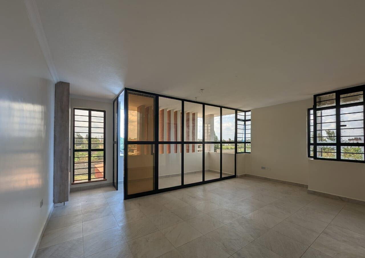 5BR All-Ensuite Flat Roof Home with Study & Family Room - Kamakis