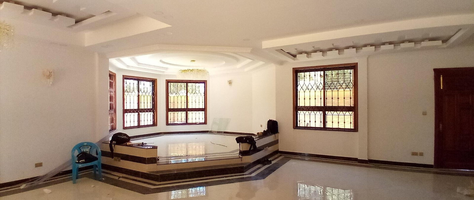 6-Bedroom Diplomatic Villa with 3 Terraces - Lavington