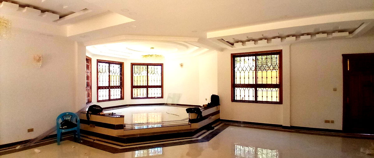 6-Bedroom Diplomatic Villa with 3 Terraces - Lavington