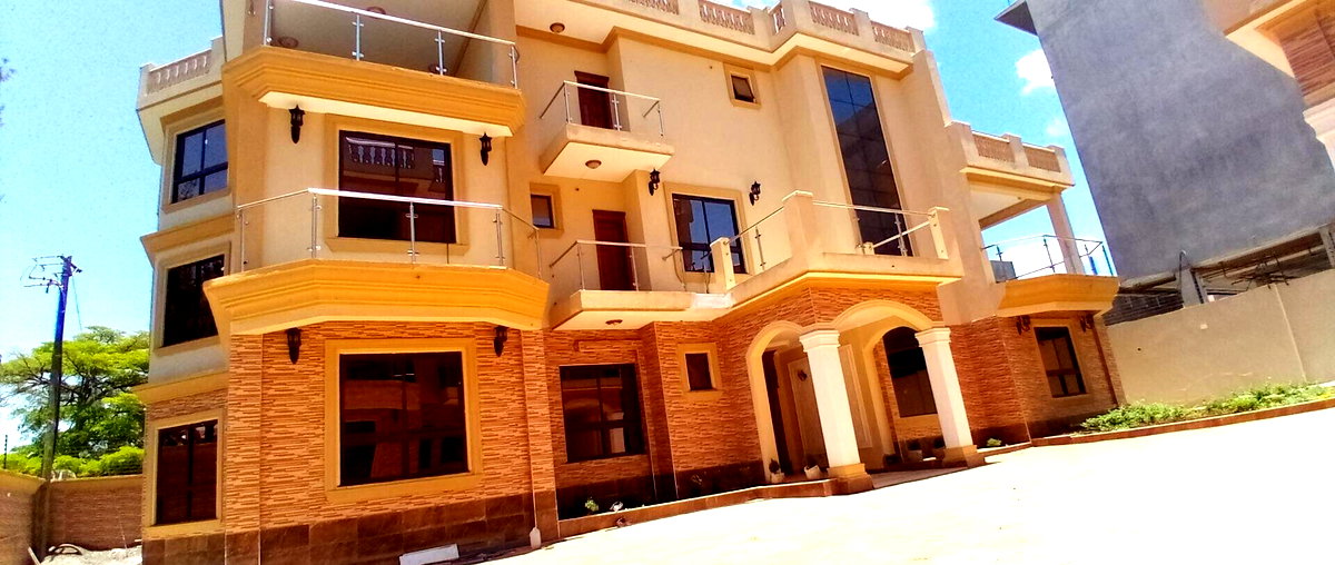 6-Bedroom Diplomatic Villa with 3 Terraces - Lavington