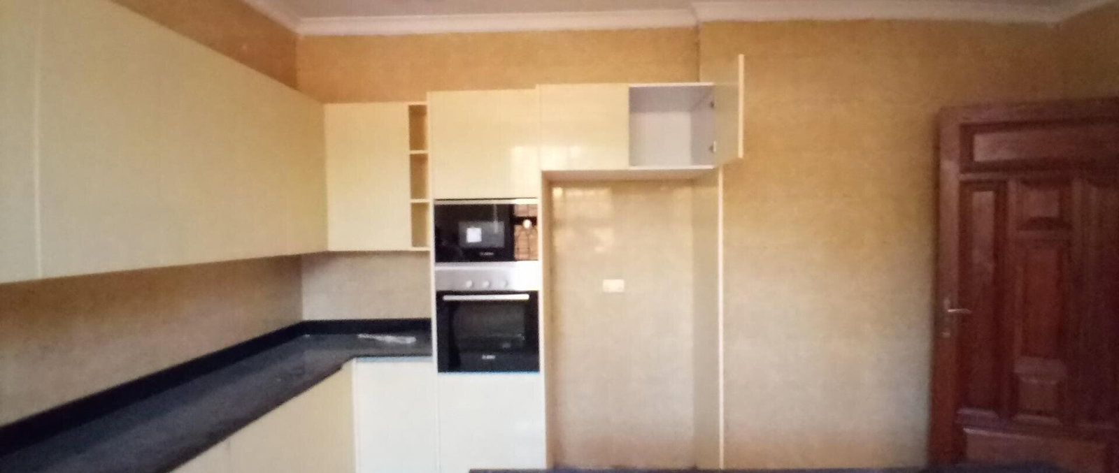 6-Bedroom Diplomatic Villa with 3 Terraces - Lavington