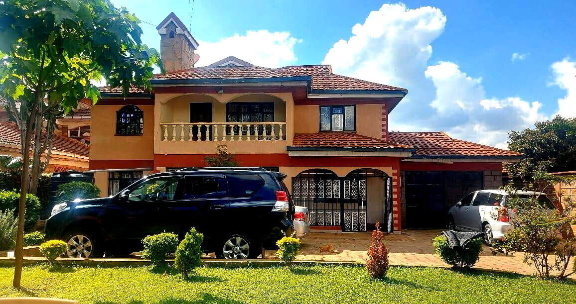 Quarter-Acre Townhouse with 2 Offices & Guest Wing - Mountain View
