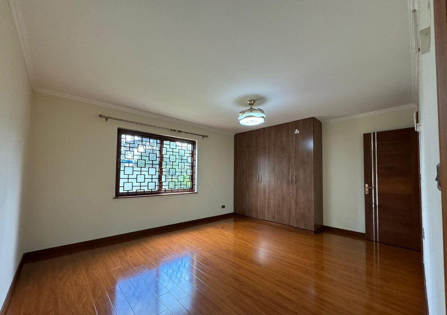 Heated Pool & Italian Kitchen Townhouse - Lavington