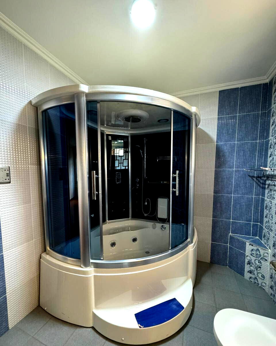 Heated Pool & Italian Kitchen Townhouse - Lavington