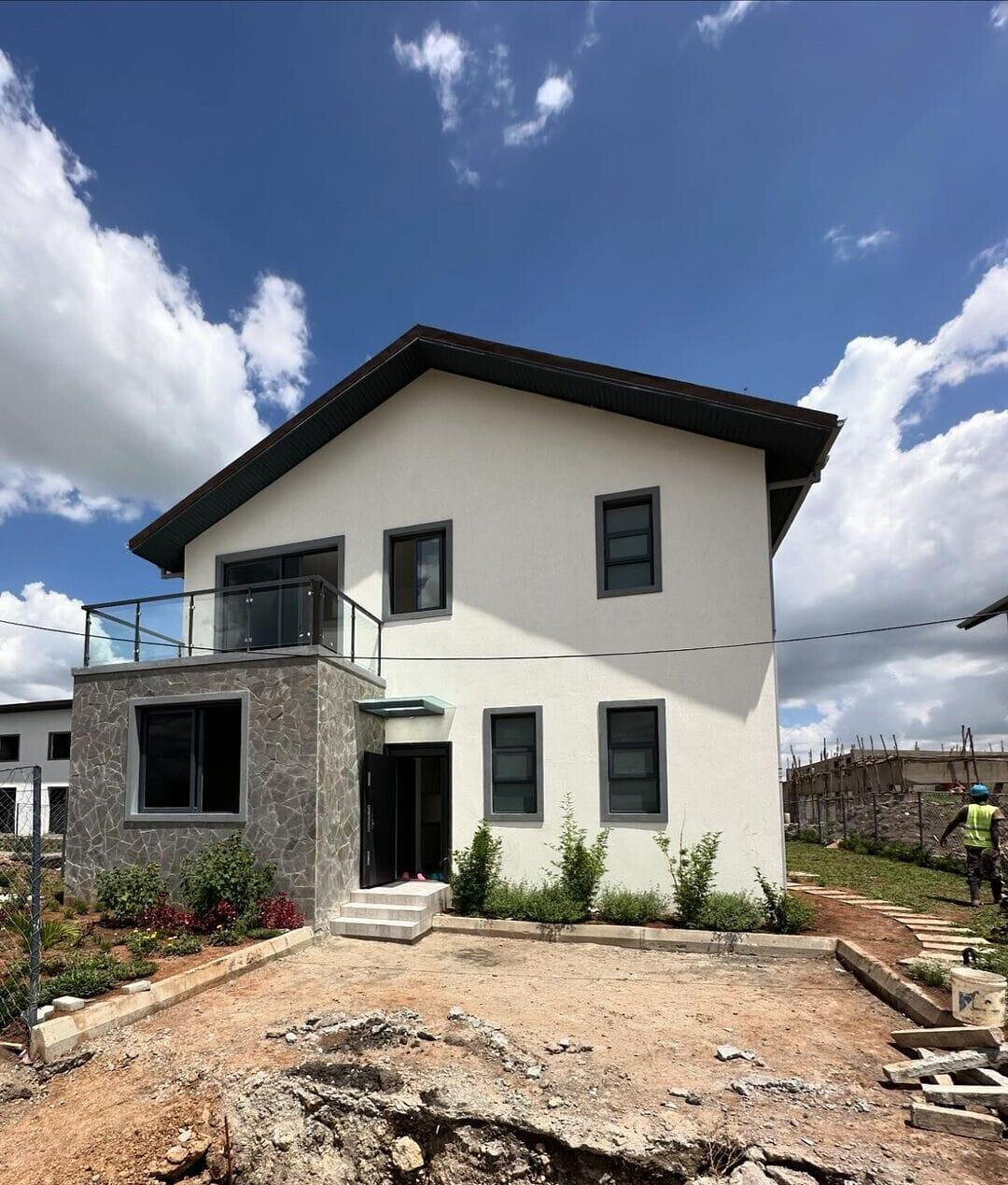 4BR All-Ensuite Townhouse with Clubhouse & Pool - Ongata Rongai