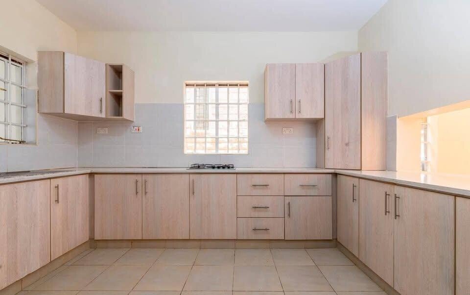 5BR All-Ensuite Townhouse with Private Garden & Terrace - Kileleshwa